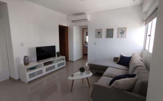 Se alquila AMPLIO apartamento amueblado en Bella Vista Sur