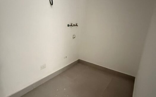 Vendo apartamento en la cayetano Germosen a tres minutos delParque Mirador Sur